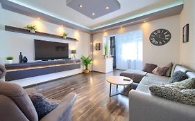 Luxury Apartments Vanessa, Njivice